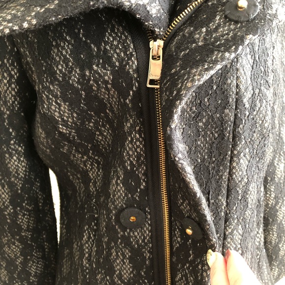 Bebe asymmetric lace pattern coat - Picture 3 of 12